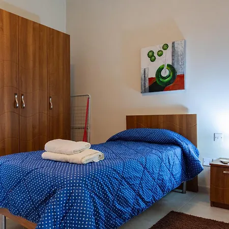 Your Quiet Retreat In Lägenhet