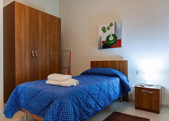 Your Quiet Retreat In Lägenhet