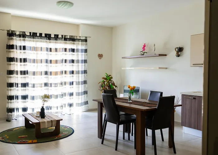 Your Quiet Retreat In Lägenhet